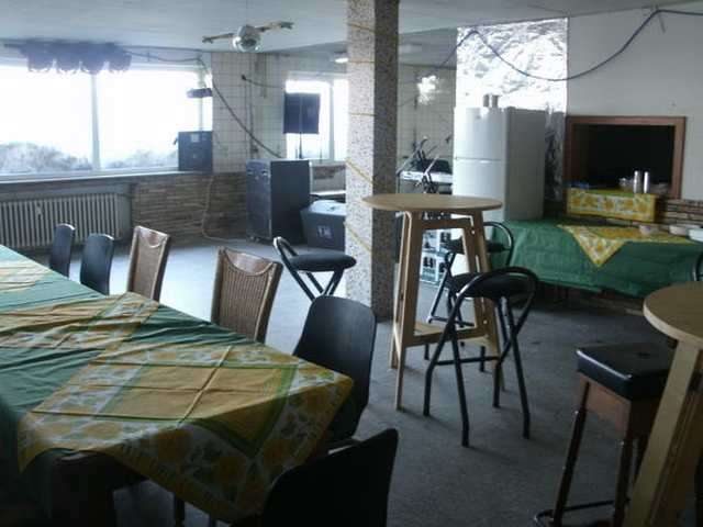 Partyraum, Fetenraum mit Bestuhlung und Sanitäranl., Gr. 82m²